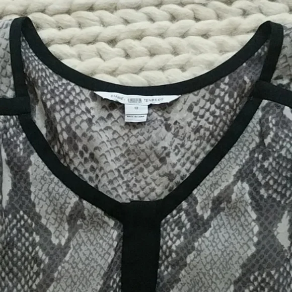 Diane Von Furstenberg Snake Print Silk Top - Picture 5 of 5